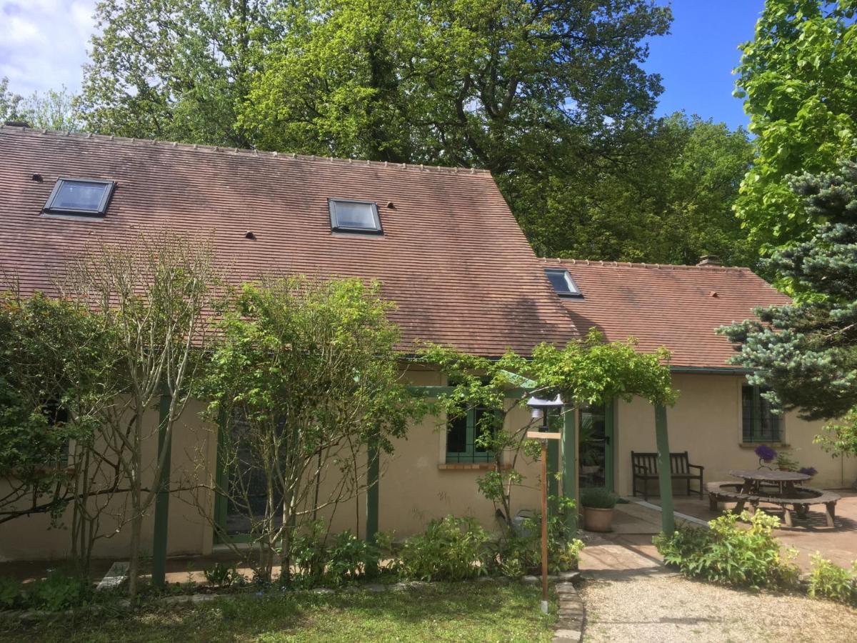 Gite D'Etape Du Tilleul, 4-8 Personnes La Celle-les-Bordes Экстерьер фото
