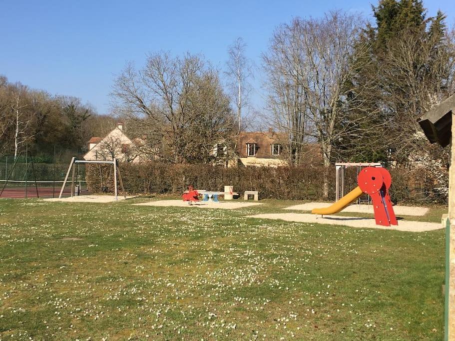 Gite D'Etape Du Tilleul, 4-8 Personnes La Celle-les-Bordes Экстерьер фото
